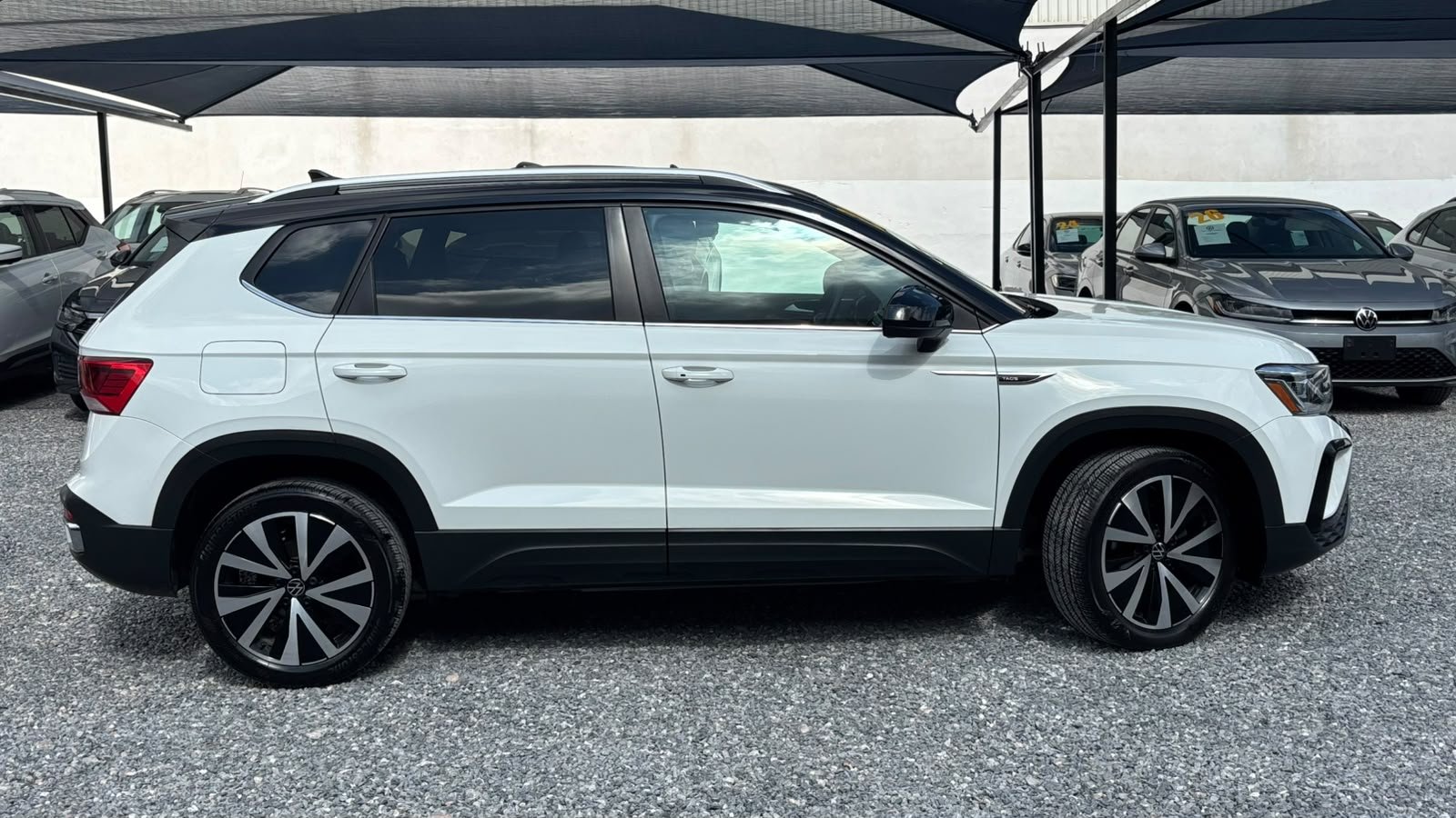 Volkswagen Taos Highline miniatura 3