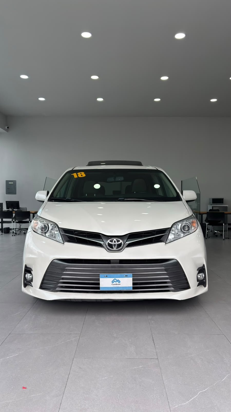 Toyota  Sienna  - Foto 1