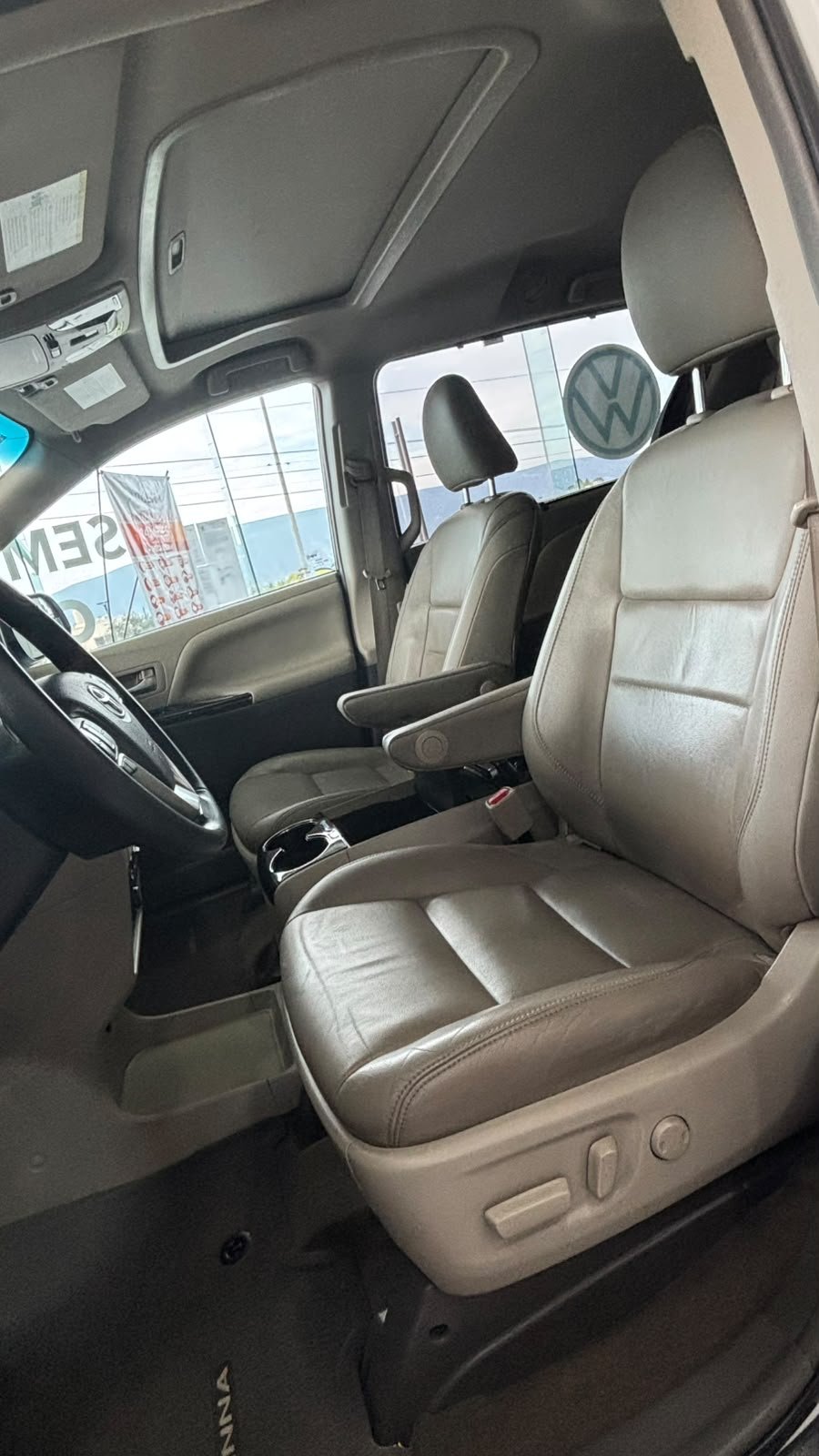 Toyota  Sienna  miniatura 2